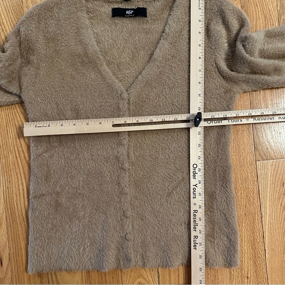 R&P Rino & Pelle V Neck Cardigan Sweater Button Up Tan Fuzzy Super Soft Sz M - Picture 2 of 7